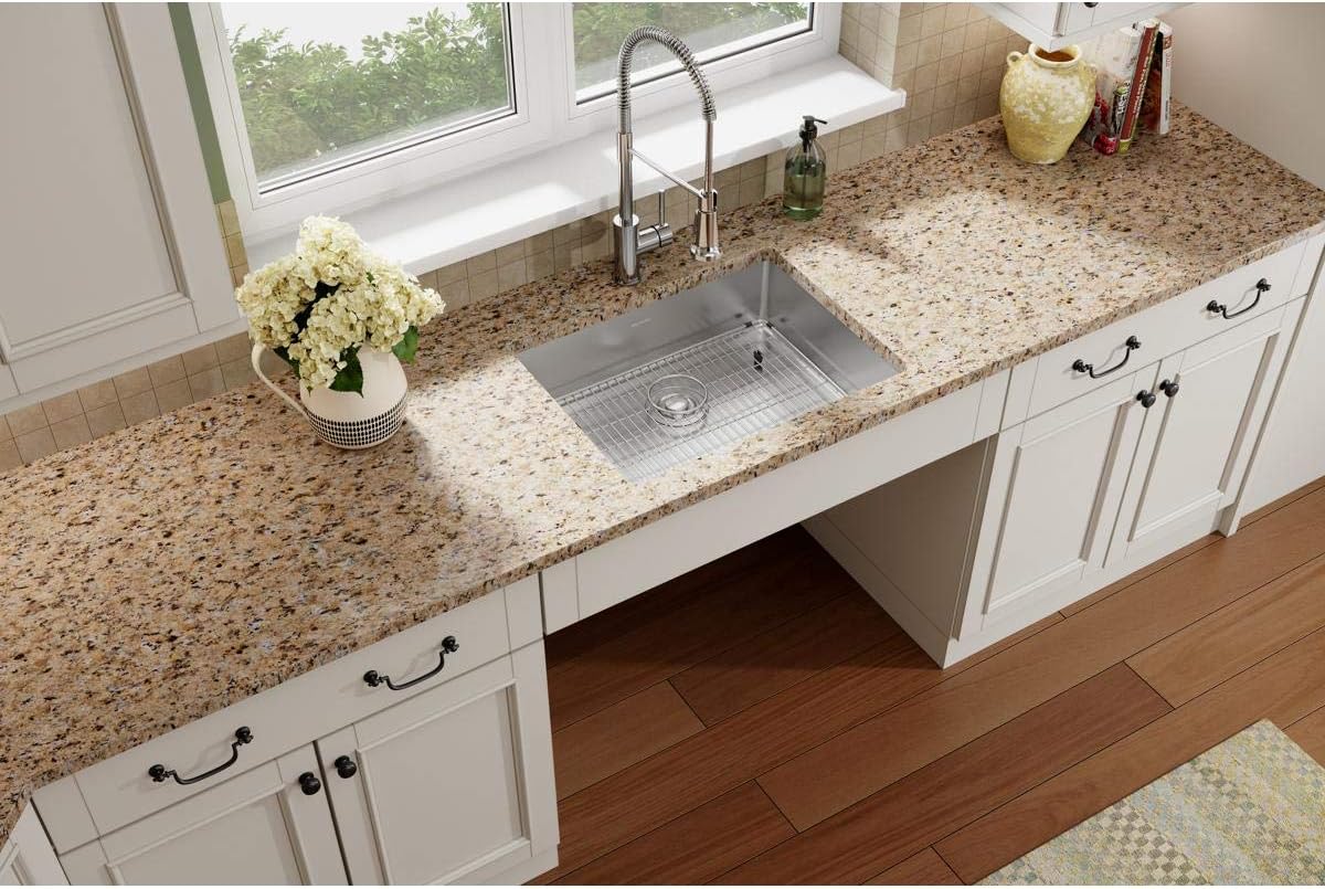  Made from high-quality 18-gauge Type 304 stainless steel, this sink promises lasting durability and timeless beauty, elevating your culinary space effortlessly. Overall Dimensions (L x W x H): 25 x 22 x 6.