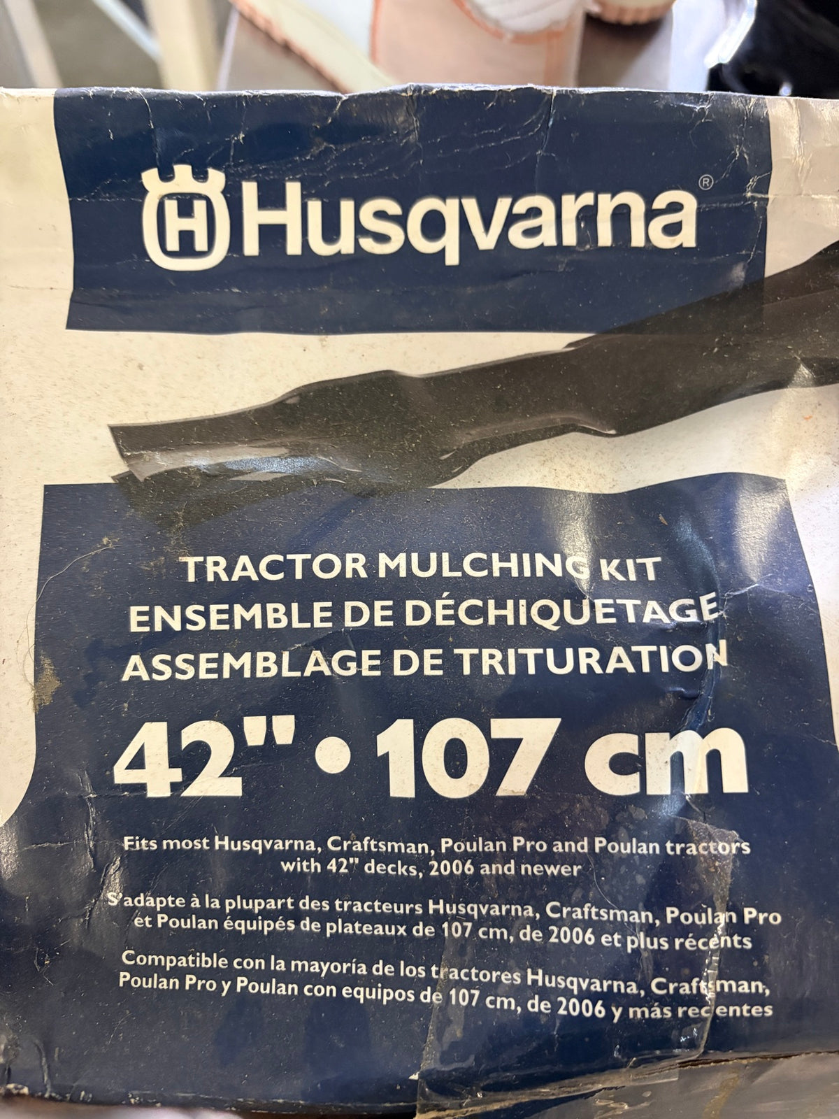 Husqvarna Tractor Mulching Kit retail box front - 42 inch 107 cm, fits 2006 and newer tractors (box not included)
