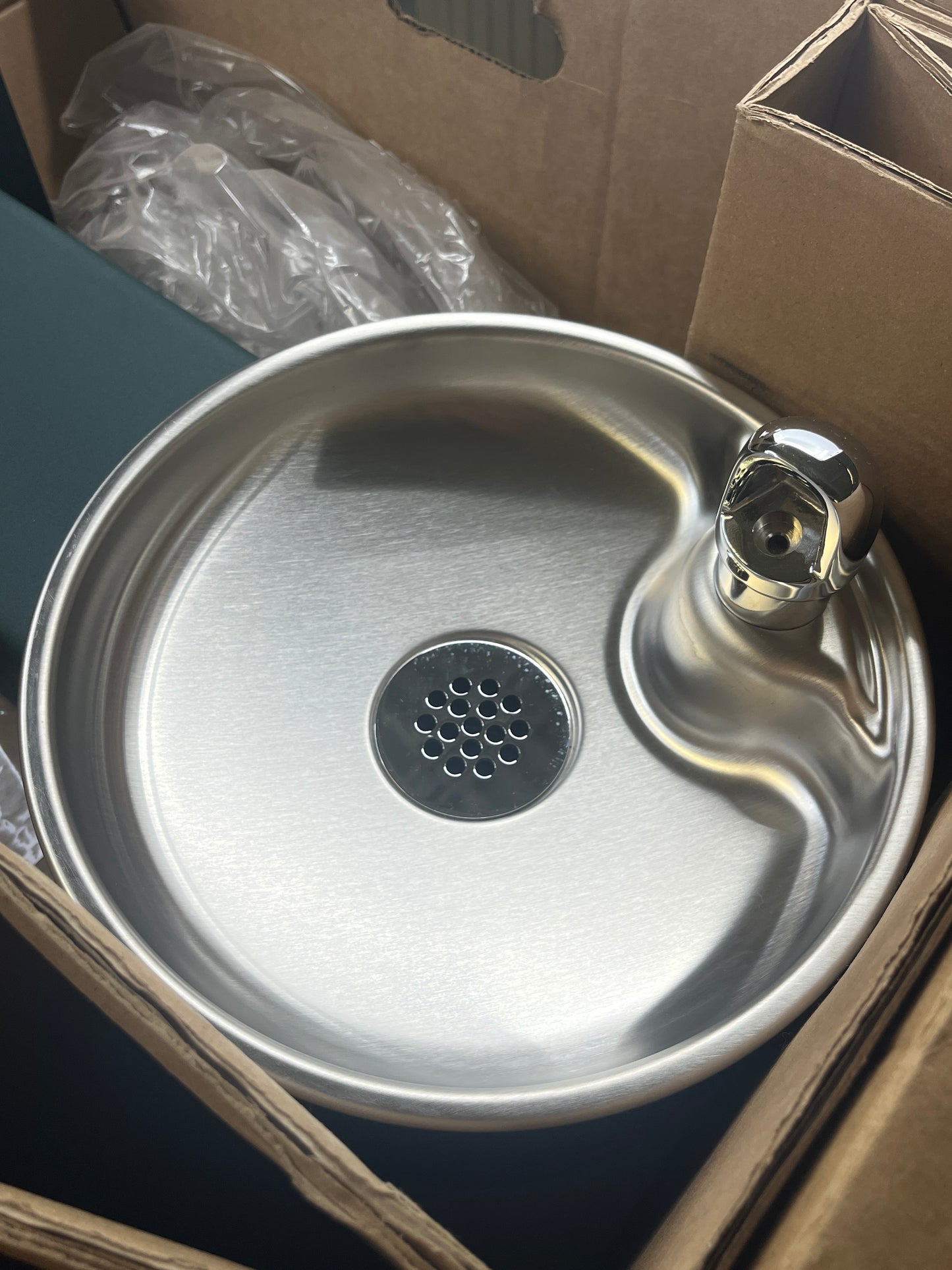 Elkay LK4405EVG Outdoor ADA Wall Mount Drinking Fountain-Powder Coated Green